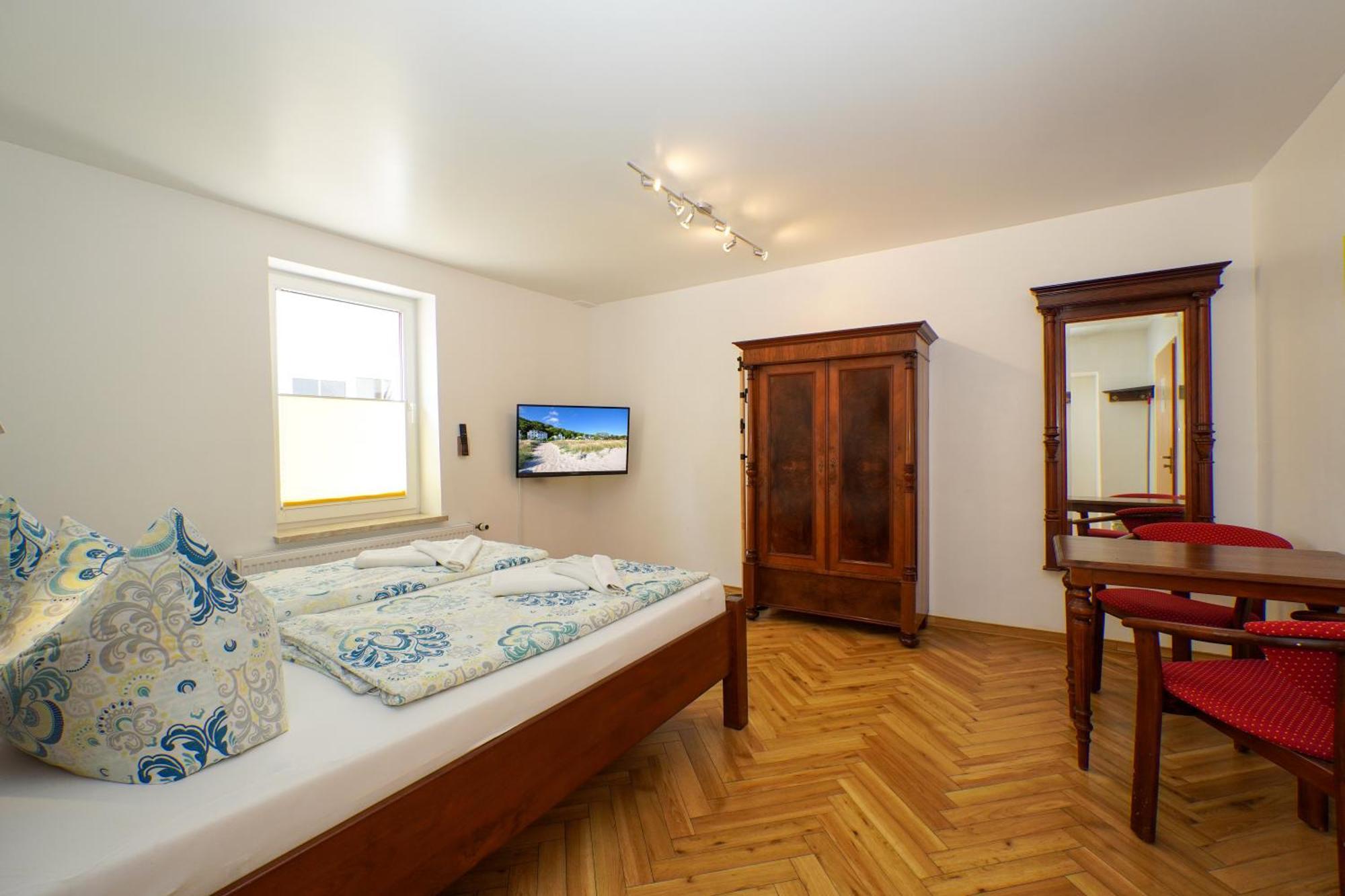 Pension Middel Binz Εξωτερικό φωτογραφία